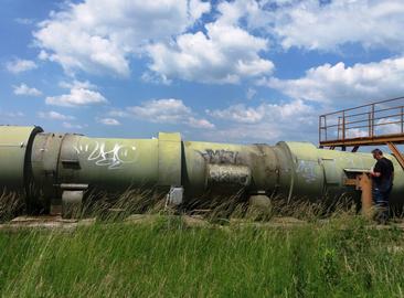 Replacement of hot water piping gland expansion joints at the Mělník power plant - the Třeboratice heating plant